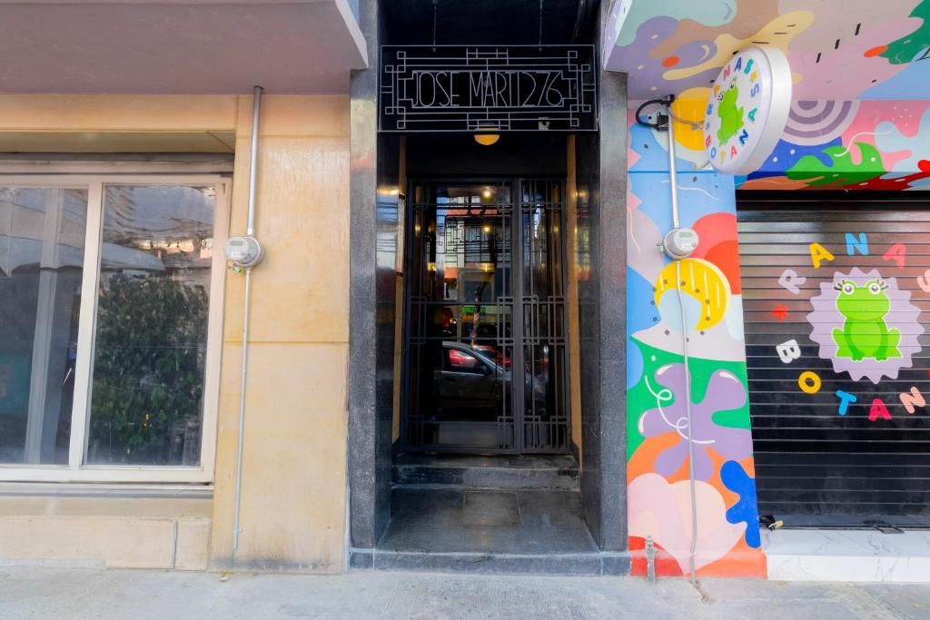 Capitalia Condesa Escandon: A Trendy Escape in the Heart of Mexico City – Discover the Vibe of this Modern Hotel