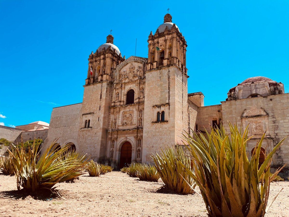 Discover the Majestic Templo de Santo Domingo (Oaxaca) – An Unforgettable Experience
