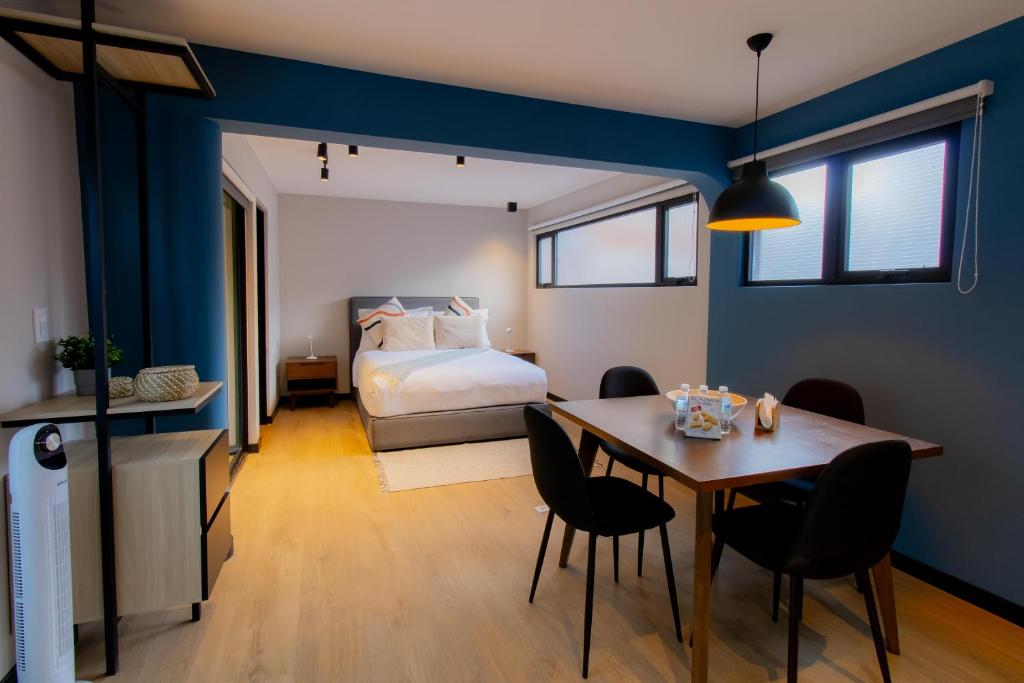 Capitalia Condesa Escandon: A Trendy Escape in the Heart of Mexico City – Discover the Vibe of this Modern Hotel