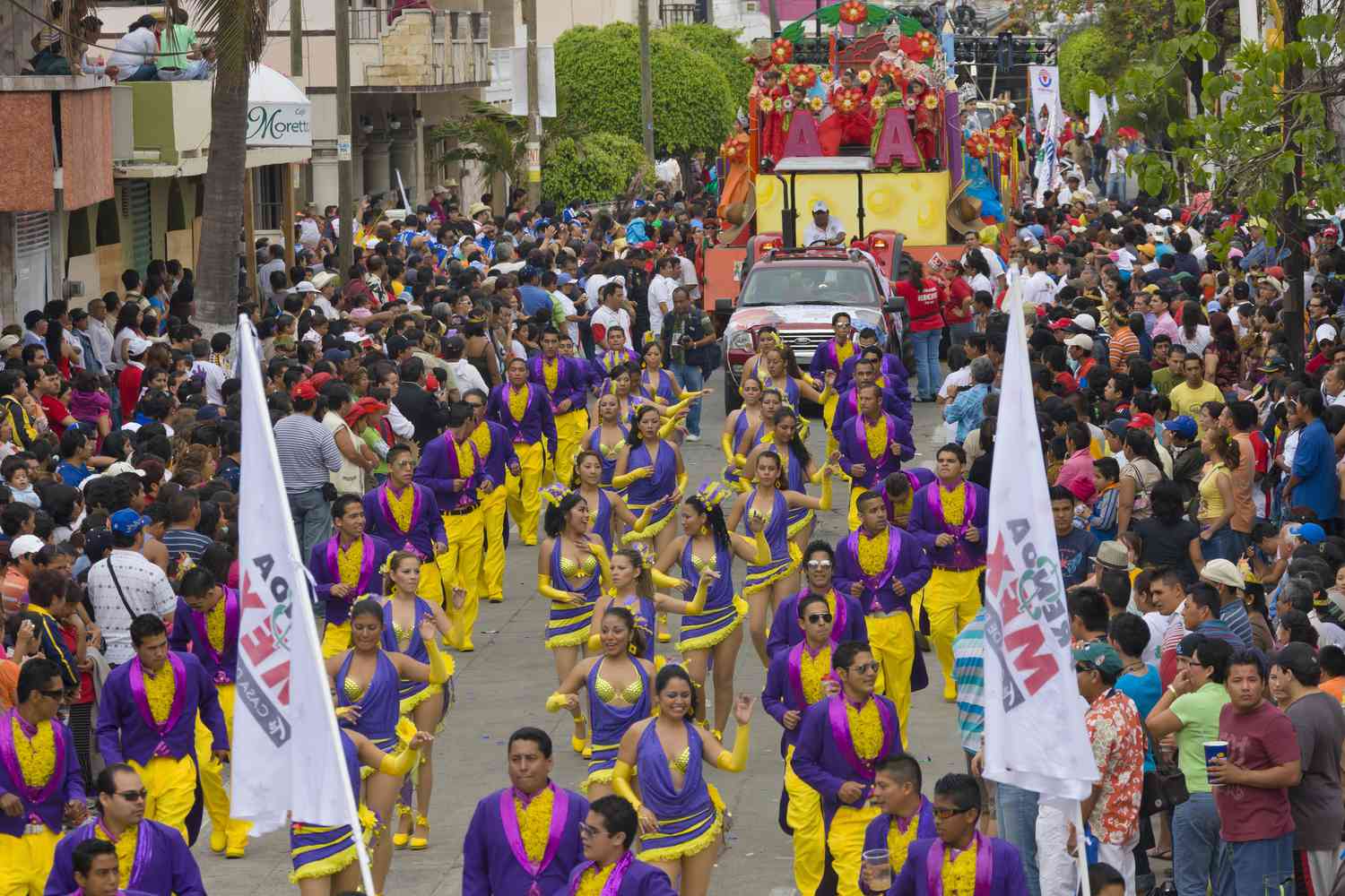 Carnaval de Veracruz: A Must-Experience Fiesta in Mexico – Discover the Magic with Hotel Las Palapas