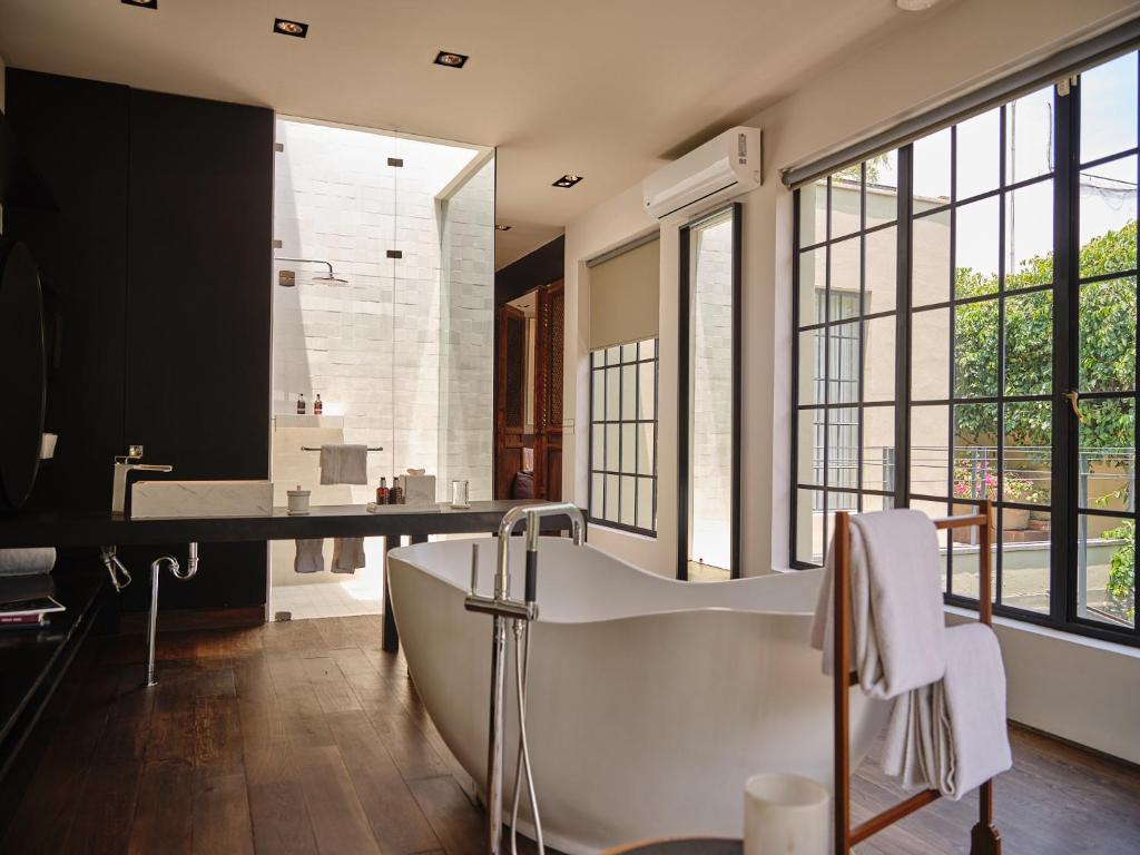 Casa Seis Siete: The Ultimate Retreat for a Stylish Stay in Mexico City