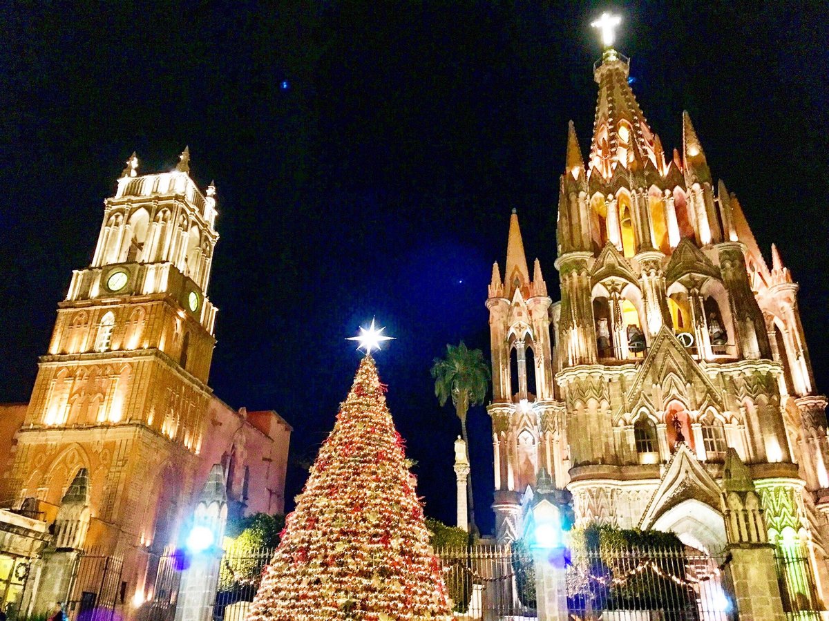 Discover the Beauty of Parroquia de San Miguel Arcángel: A Must-Visit Landmark in San Miguel de Allende