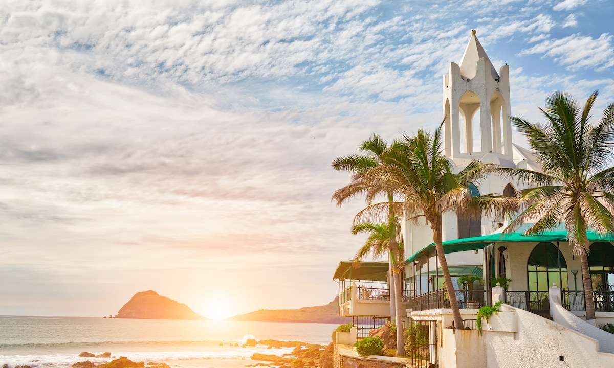 Discover the Charm of Malecón de Mazatlán: A Hidden Gem in Mexico’s Pacific Coast