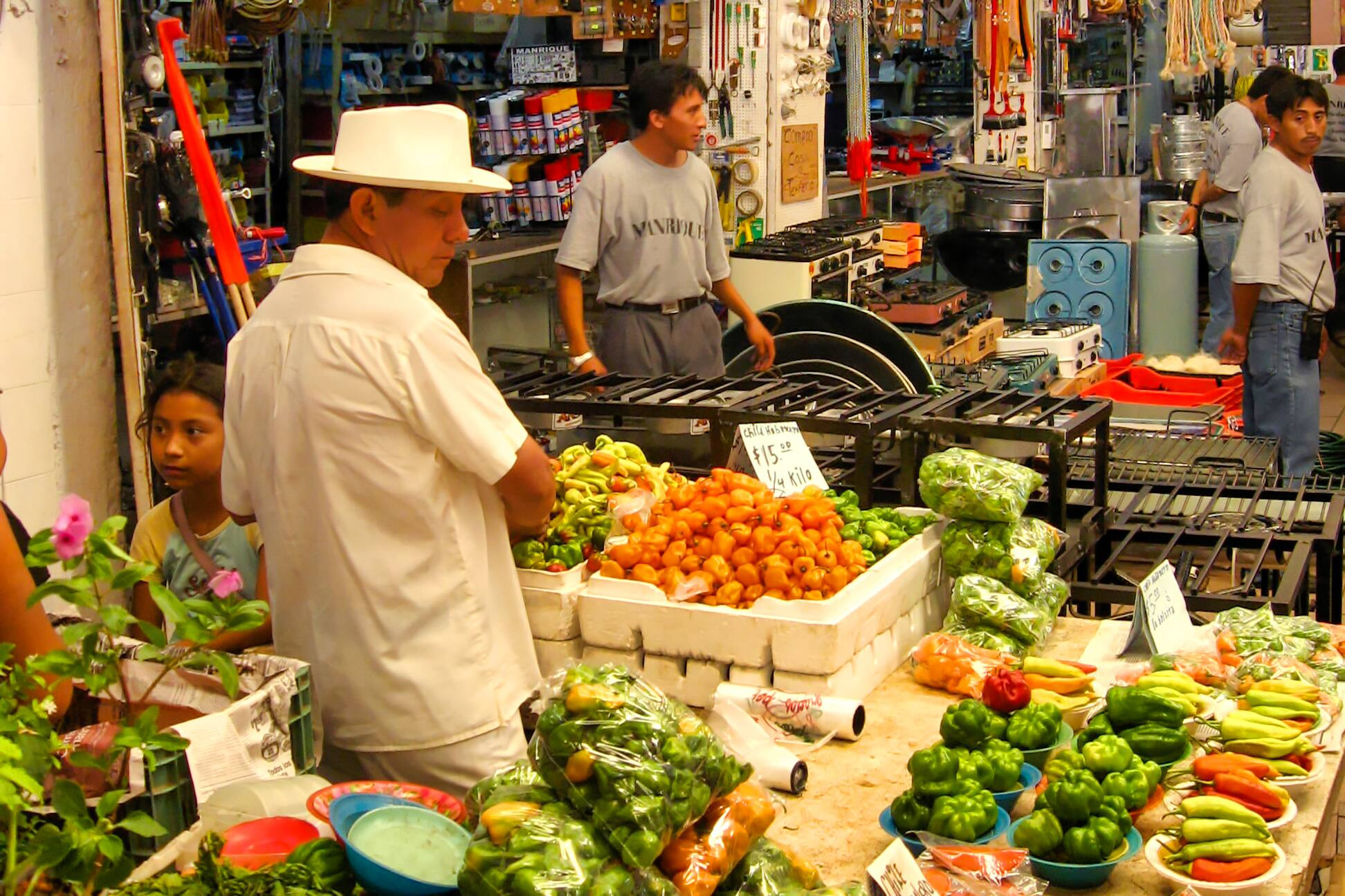 Discover the Magic of Mercado Lucas de Gálvez (Mérida): A Vibrant Market Experience