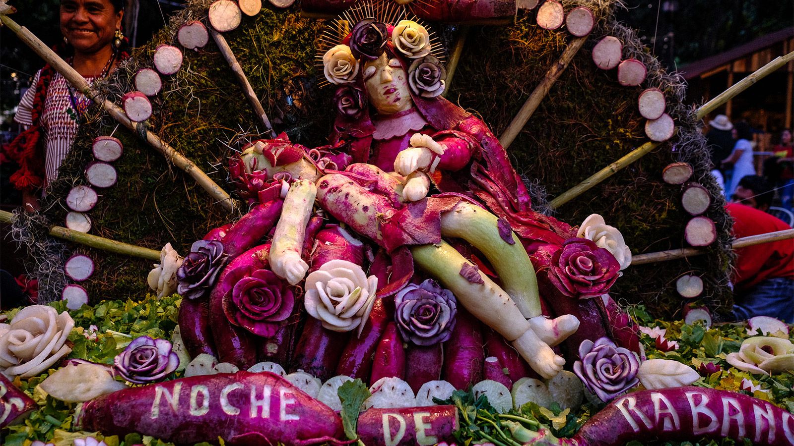Discover the Magic of Noche de Rábanos (Oaxaca): A Unique Tradition You Can&#8217;t Miss