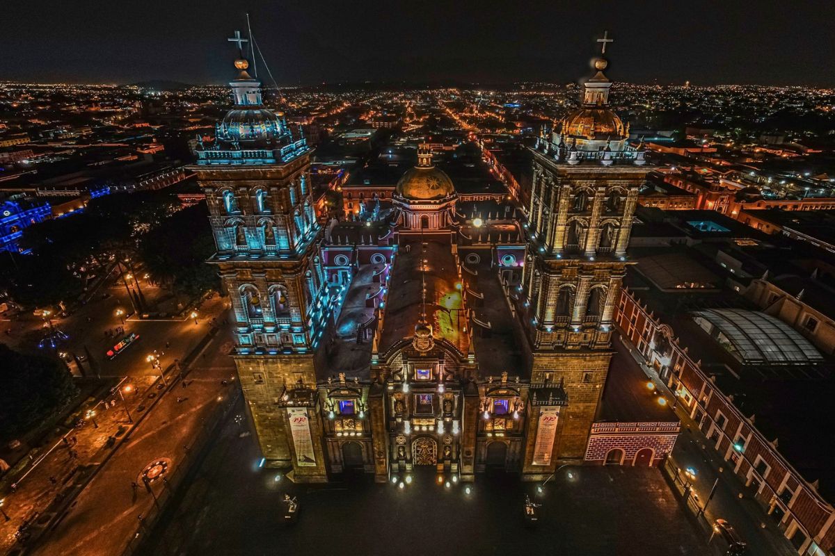 Discover the Majestic Catedral de Puebla: A Must-Visit Destination for History and Culture Lovers