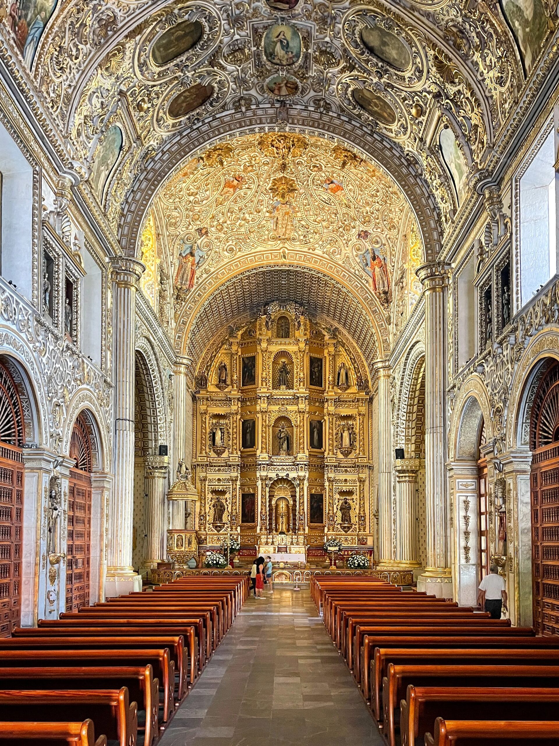 Discover the Majestic Templo de Santo Domingo (Oaxaca) – An Unforgettable Experience
