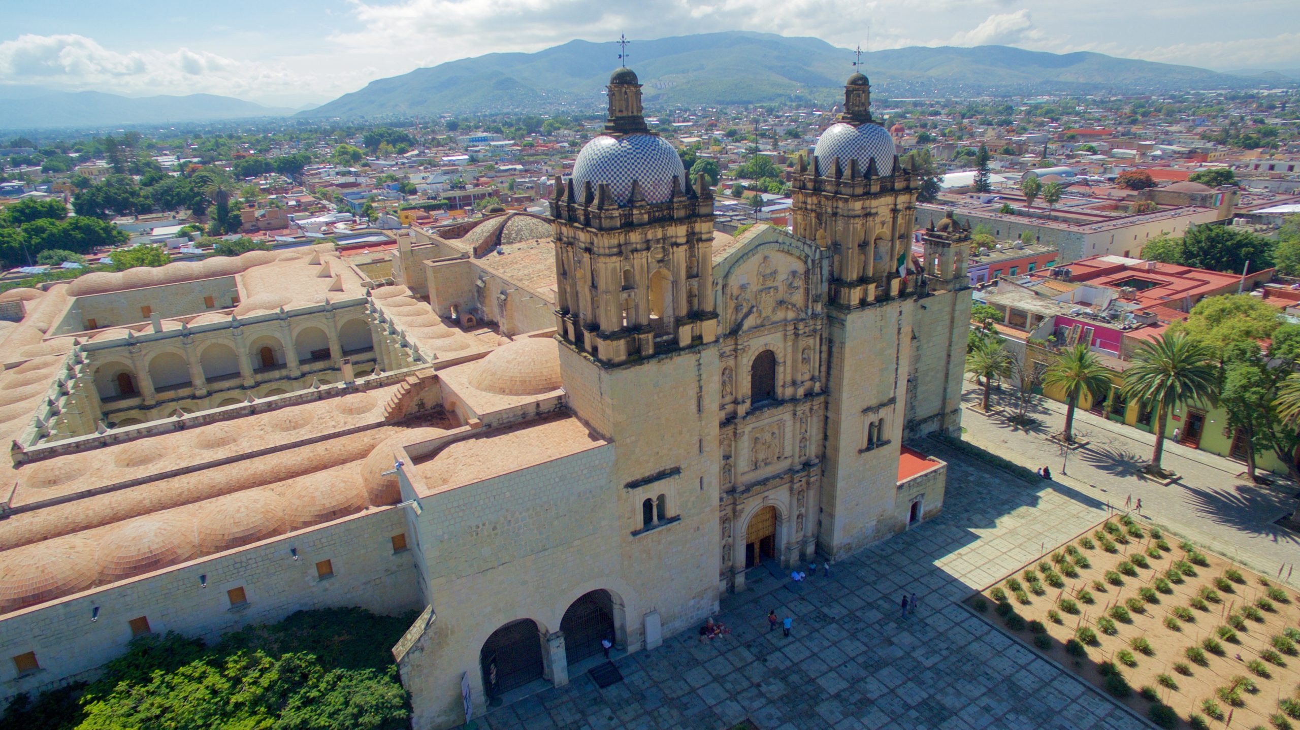 Discover the Majestic Templo de Santo Domingo (Oaxaca) – An Unforgettable Experience