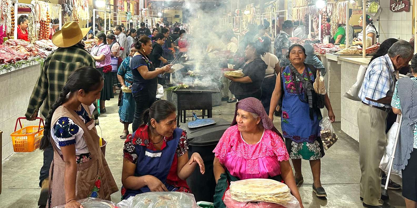 Discovering Mercado de Tlacolula: A Hidden Gem for Adventurers