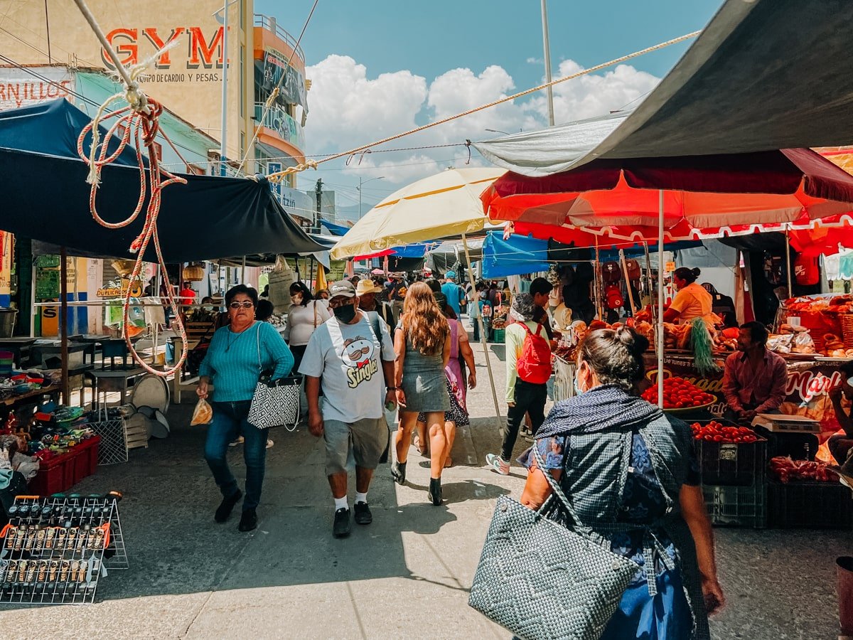 Discovering Mercado de Tlacolula: A Hidden Gem for Adventurers