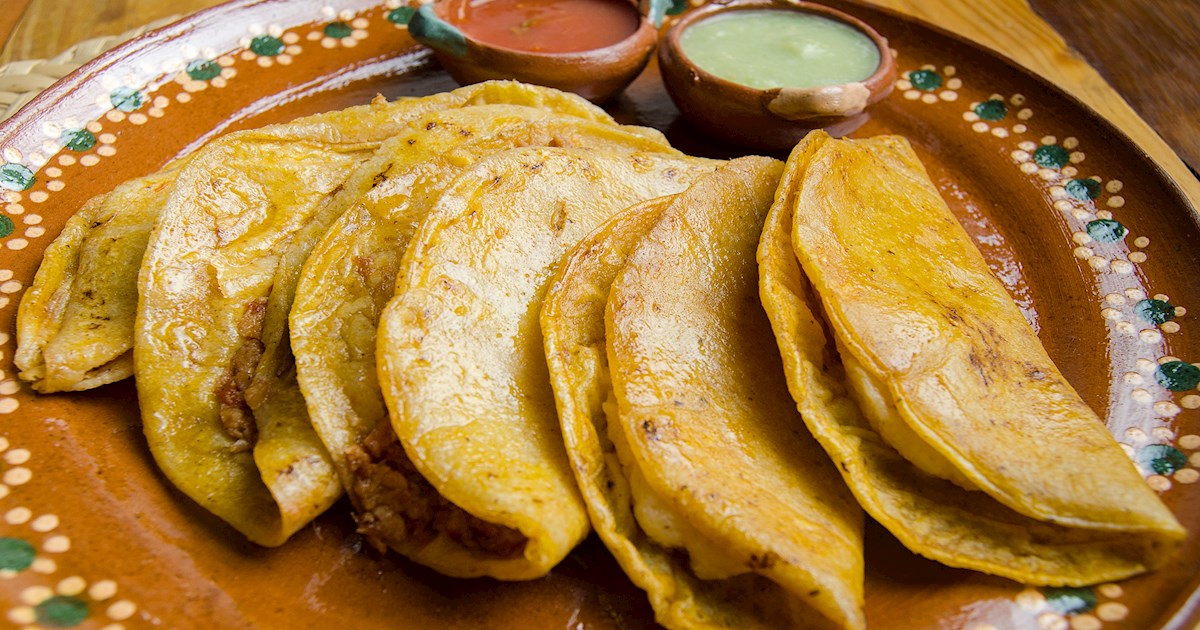 Discovering the Flavors of Tacos de Mole de Tlaxcala: A Mexican Culinary Gem