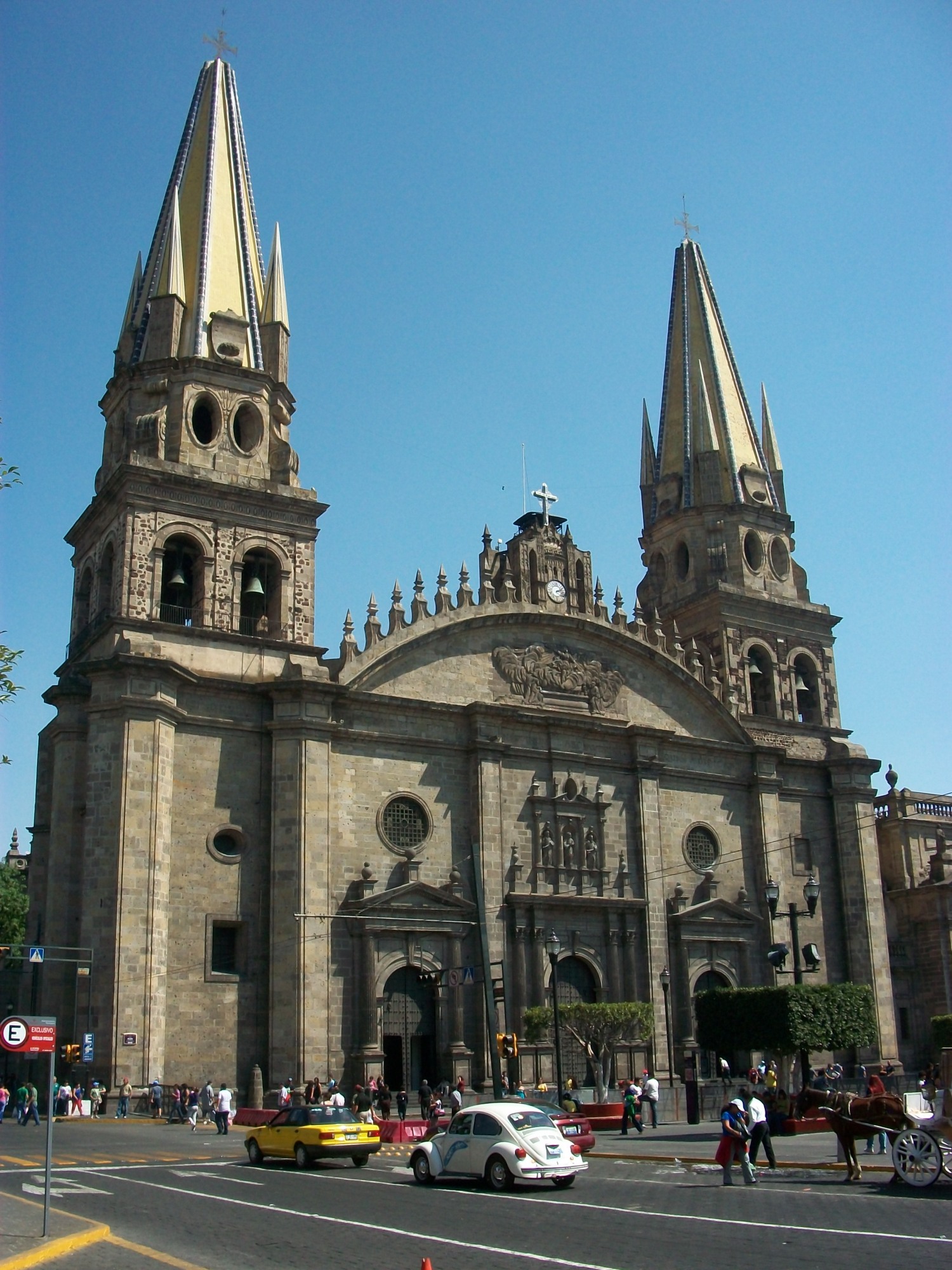Exploring the Majestic Catedral de Guadalajara: A Hidden Gem in Mexico