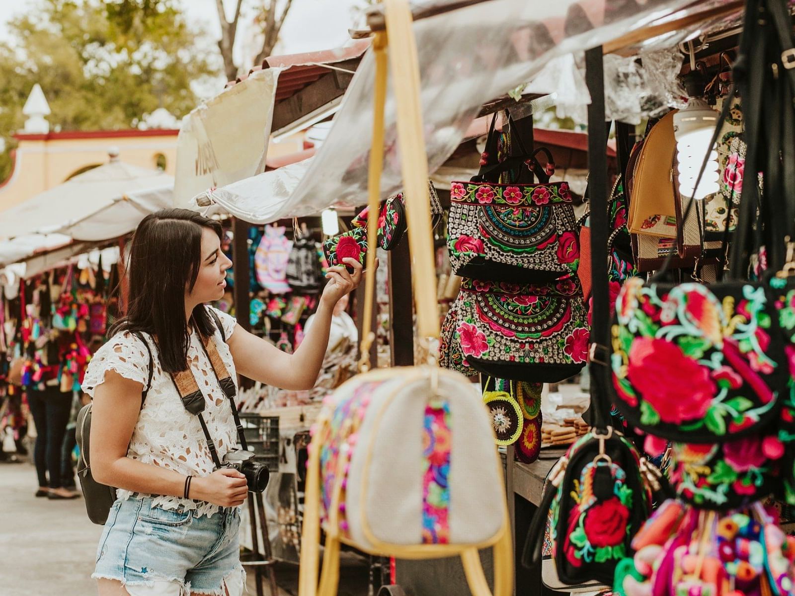 Handicraft Market in Tlaquepaque: A Journey Through Authentic Mexican Culture