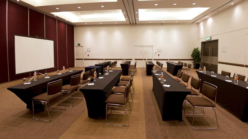 Holiday Inn Mexico City &#8211; Plaza Universidad, an IHG Hotel: Your Perfect Stay in Mexico City