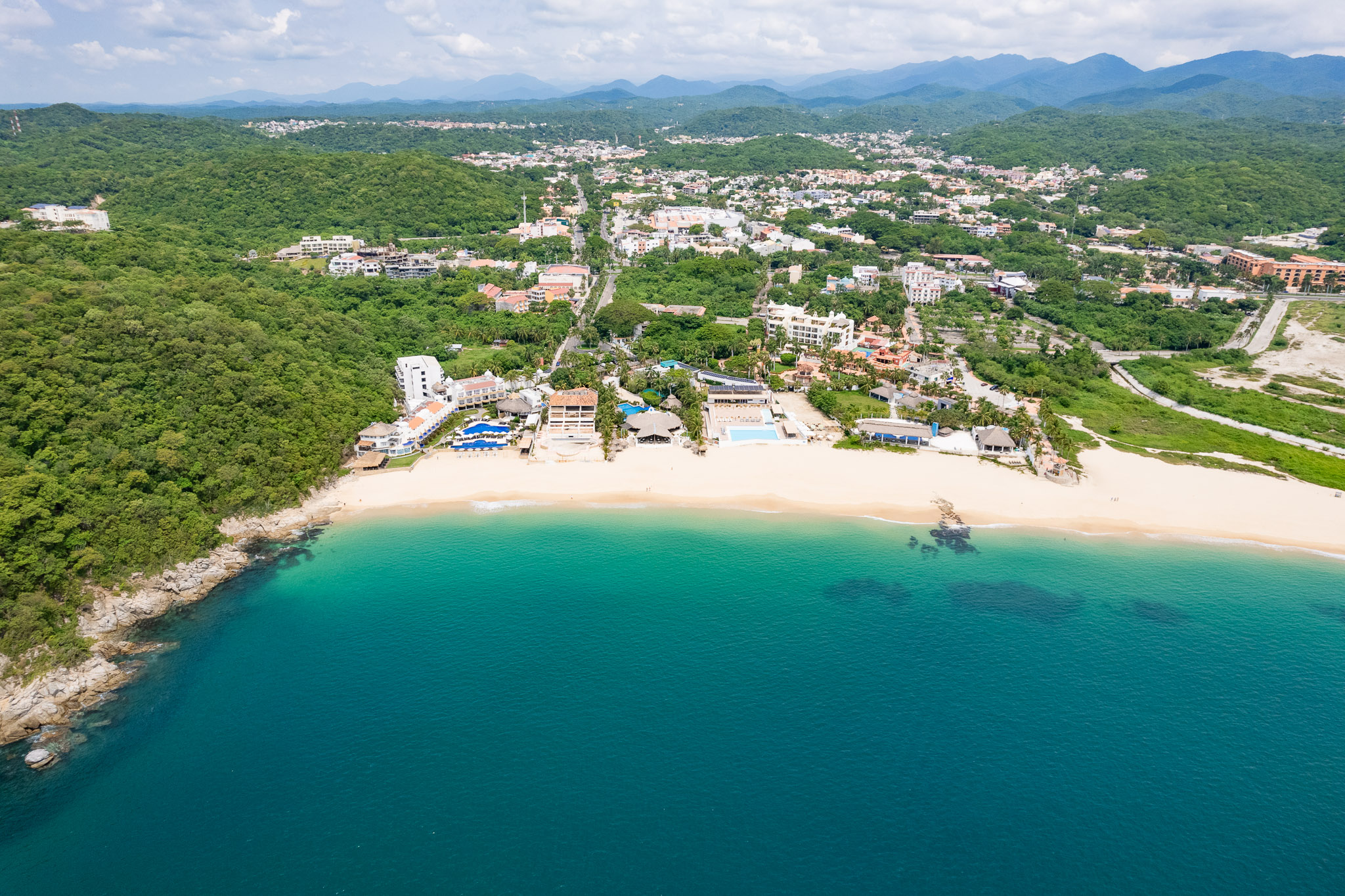 Huatulco: Discover Mexico&#8217;s Hidden Gem with Hotel Las Palapas
