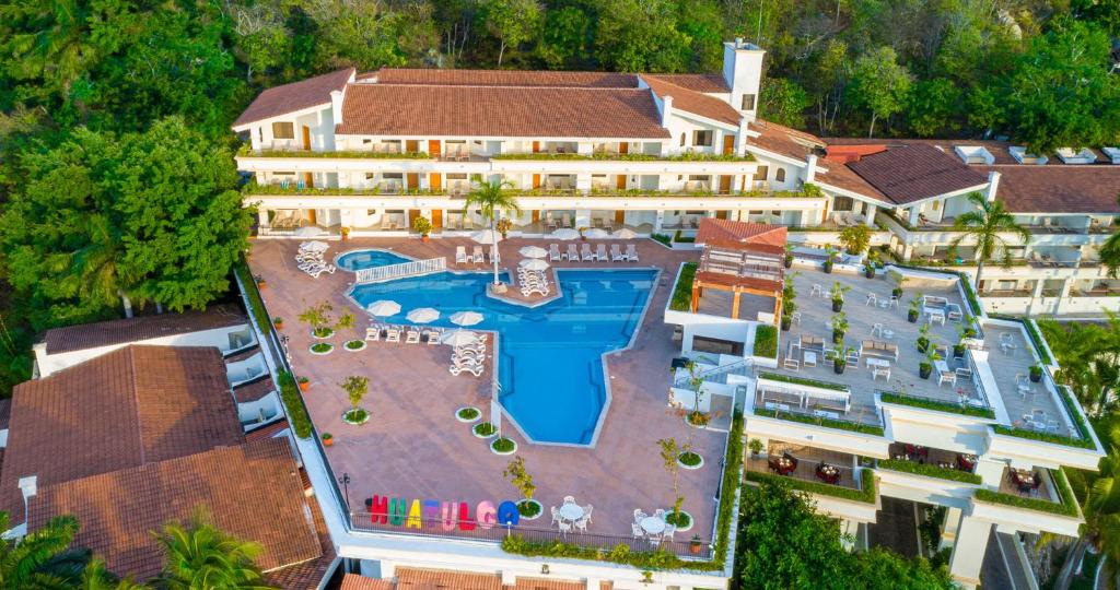 Huatulco: Discover Mexico&#8217;s Hidden Gem with Hotel Las Palapas