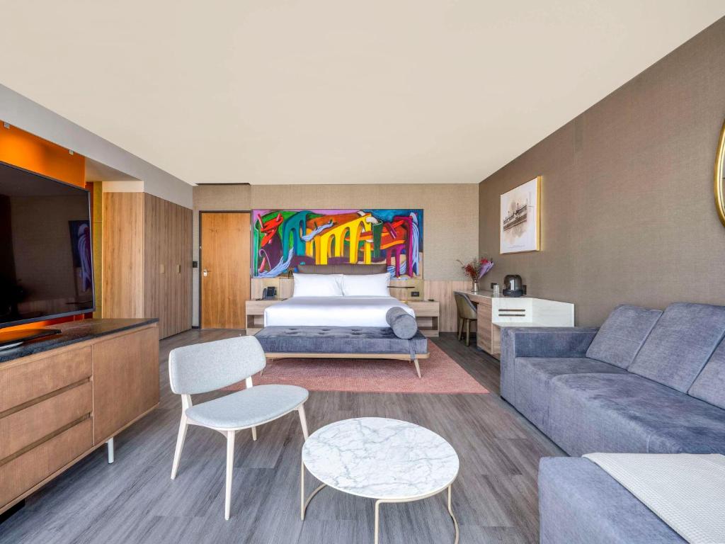 Mondrian Mexico City Condesa: The Ultimate Experience for Your Stay in Mexico City