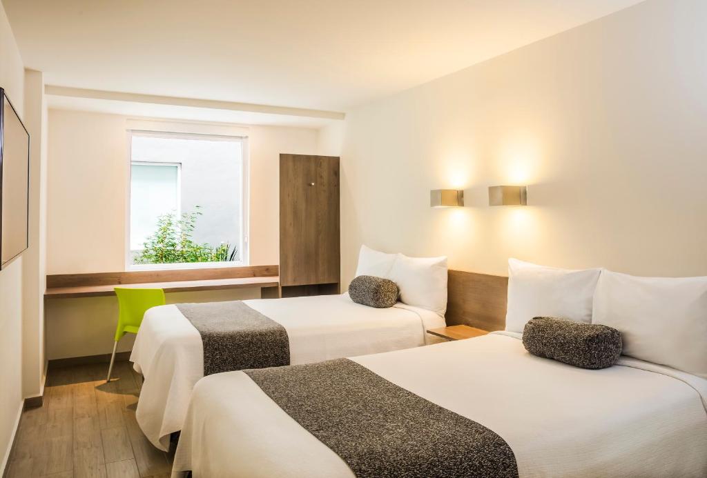 One Ciudad de Mexico Patriotismo: Your Perfect Stay in the Heart of CDMX