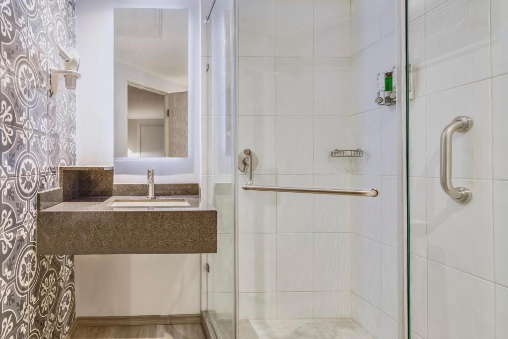 One Ciudad de Mexico Patriotismo: Your Perfect Stay in the Heart of CDMX