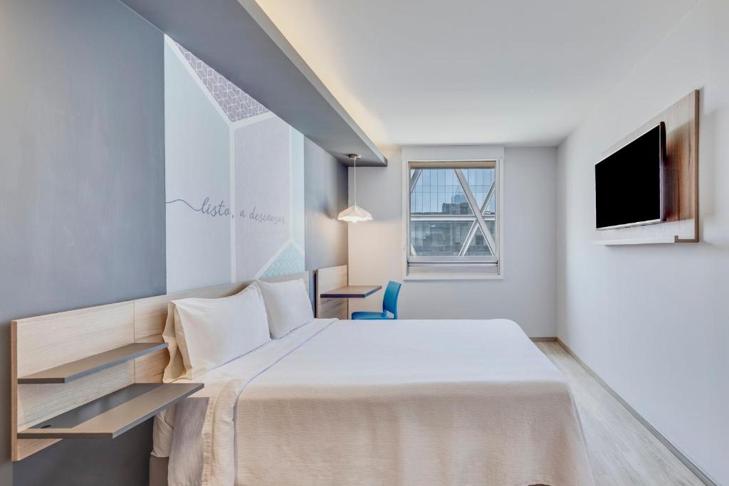 One Ciudad de Mexico Patriotismo: Your Perfect Stay in the Heart of CDMX