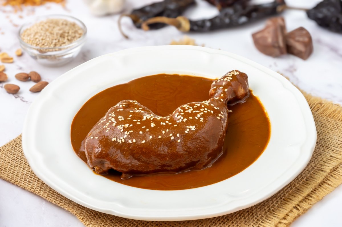 Salsa de Mole: The Traditional Mexican Sauce That Will Spice Up Your Life