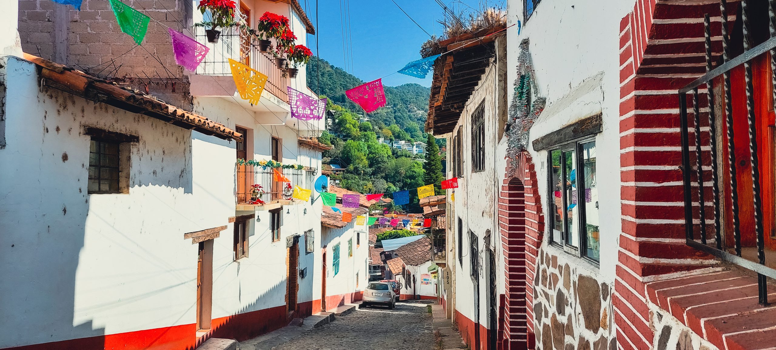 Valle de Bravo: Discover the Hidden Gem of Mexico with Hotel Las Palapas