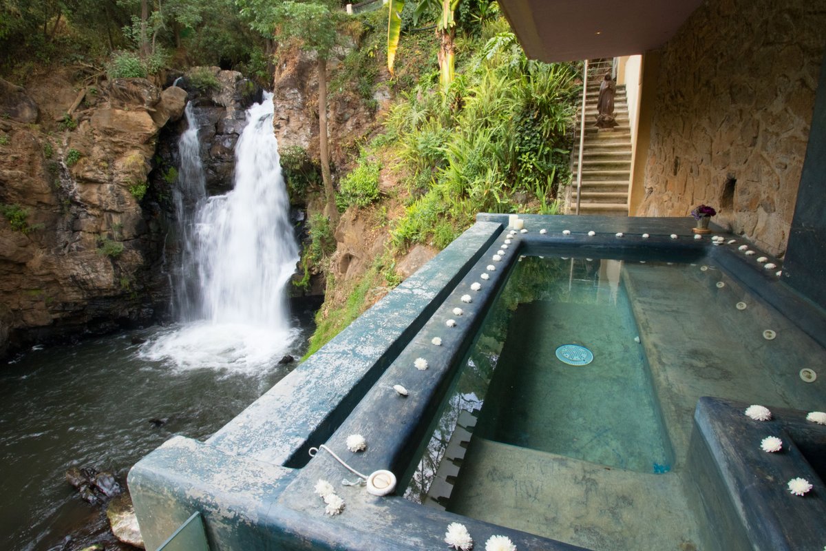 Valle de Bravo: Discover the Hidden Gem of Mexico with Hotel Las Palapas
